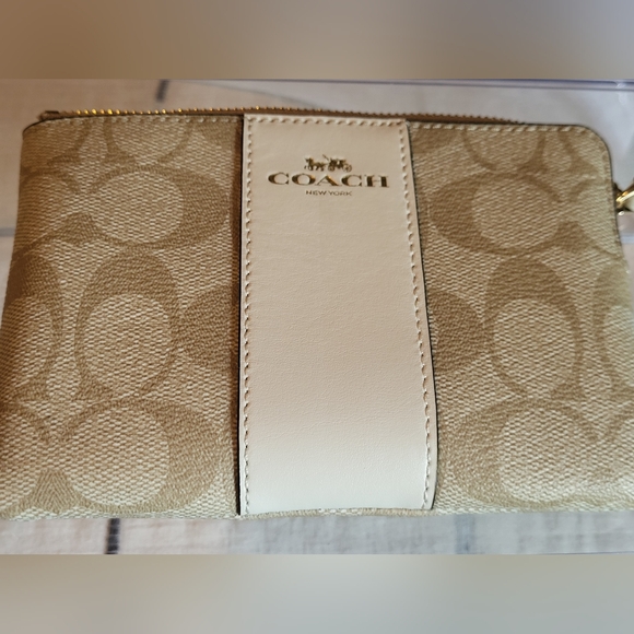 Coach Light Khaki Chalk 4x6 Women's Wristlet - Picture 9 of 12